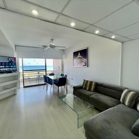 Sea View Suite In Makenzy Ларнака Екстериор снимка