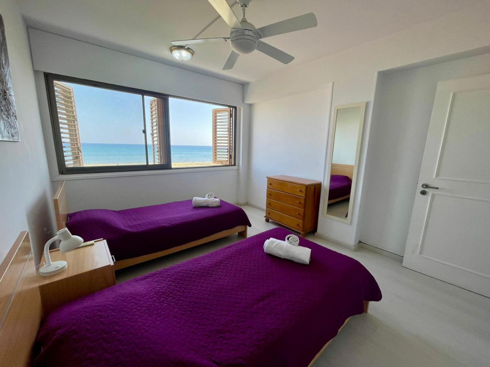 Sea View Suite In Makenzy Ларнака Екстериор снимка