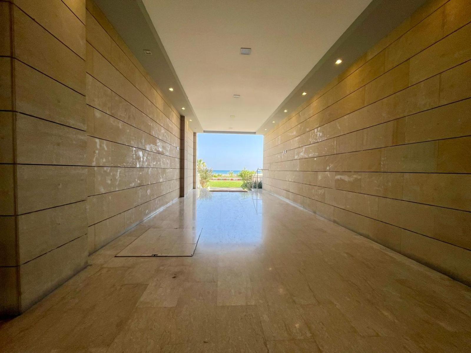 Sea View Suite In Makenzy Ларнака Екстериор снимка