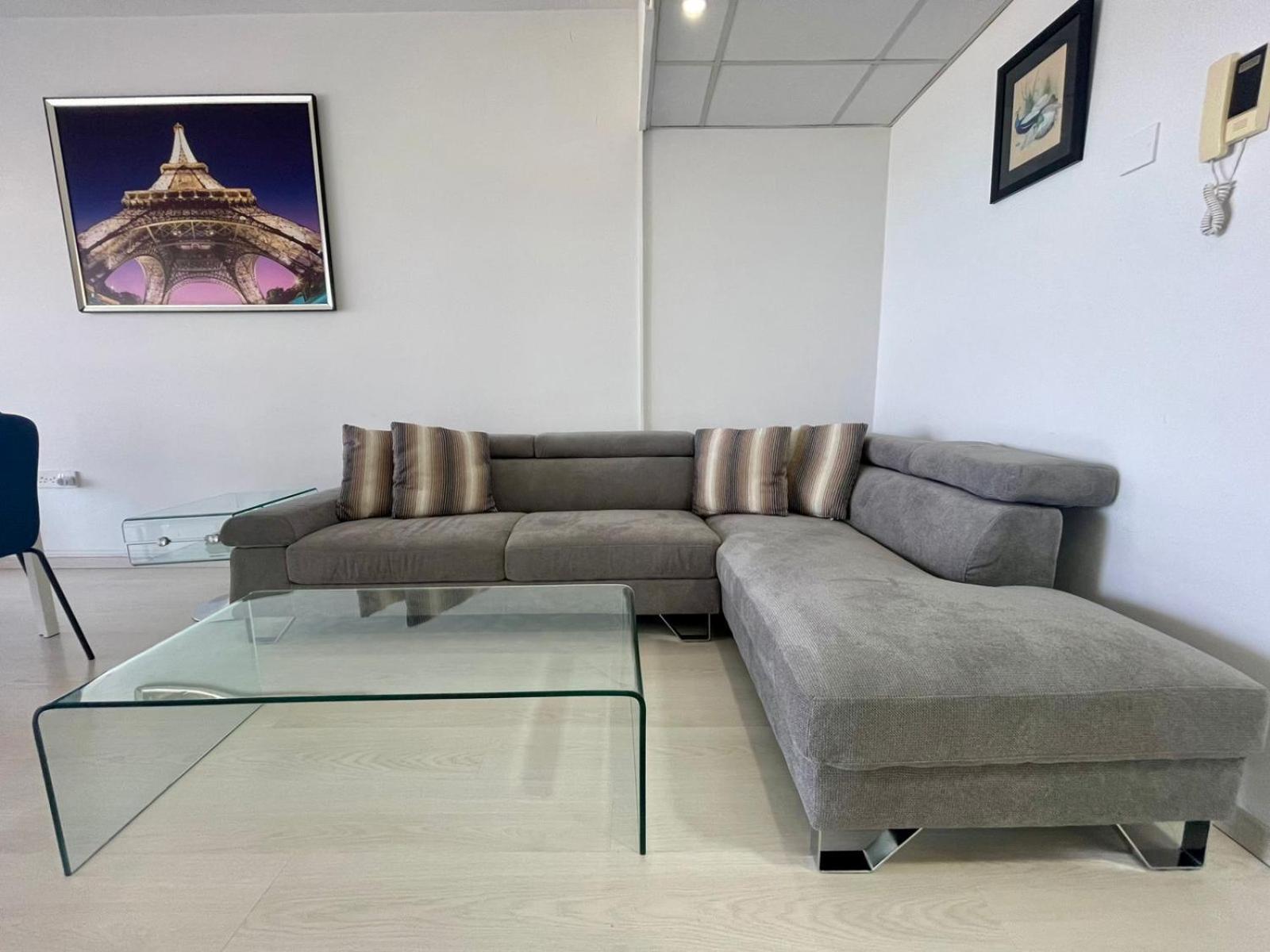 Sea View Suite In Makenzy Ларнака Екстериор снимка
