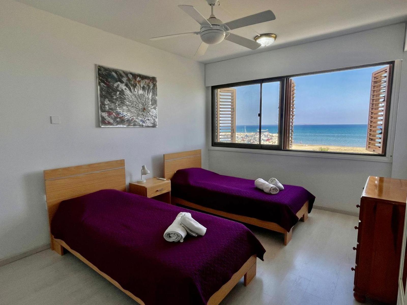Sea View Suite In Makenzy Ларнака Екстериор снимка